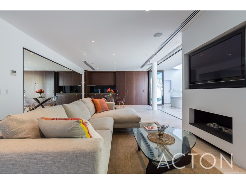 4/16 Overton Gardens, Cottesloe WA 6011