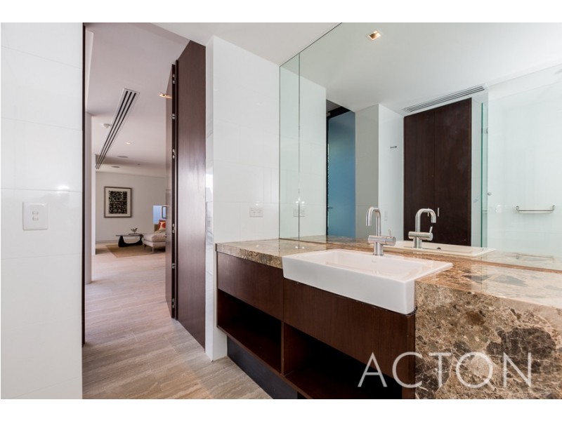 4/16 Overton Gardens, Cottesloe WA 6011