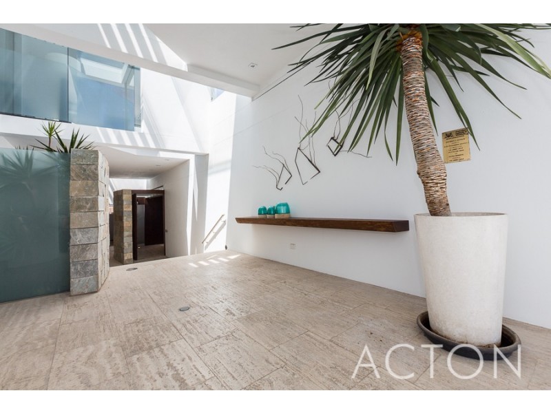 4/16 Overton Gardens, Cottesloe WA 6011