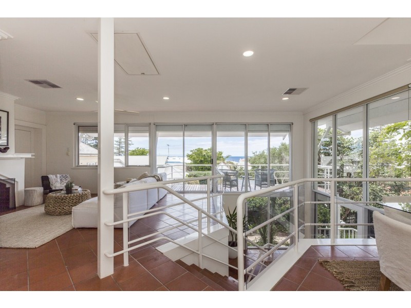 16A Deane Street, Cottesloe WA 6011