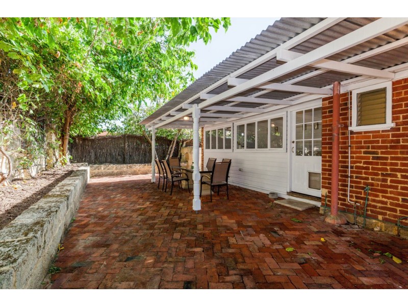 6 Jacaranda Avenue, Mount Claremont WA 6010