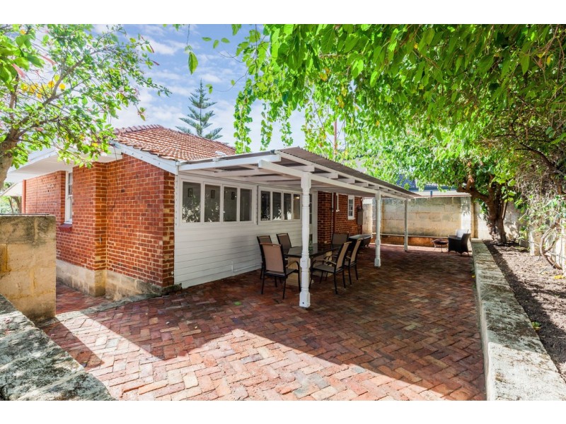 6 Jacaranda Avenue, Mount Claremont WA 6010