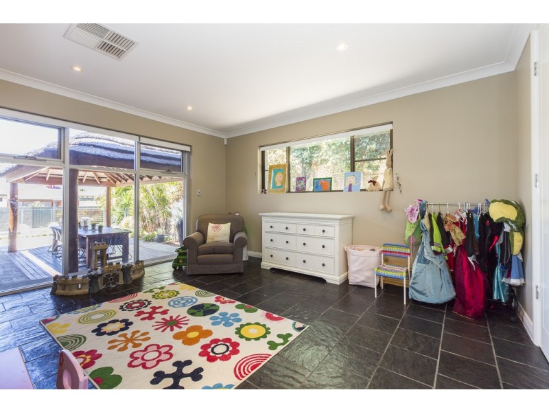 19 McClemans Road, Mount Claremont WA 6010