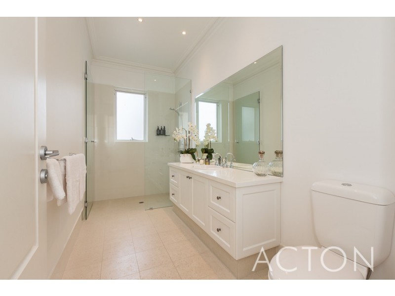 77 Rosewood Avenue, Woodlands WA 6018