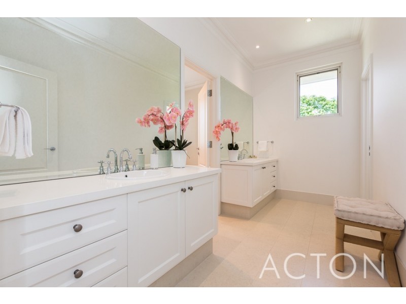 77 Rosewood Avenue, Woodlands WA 6018