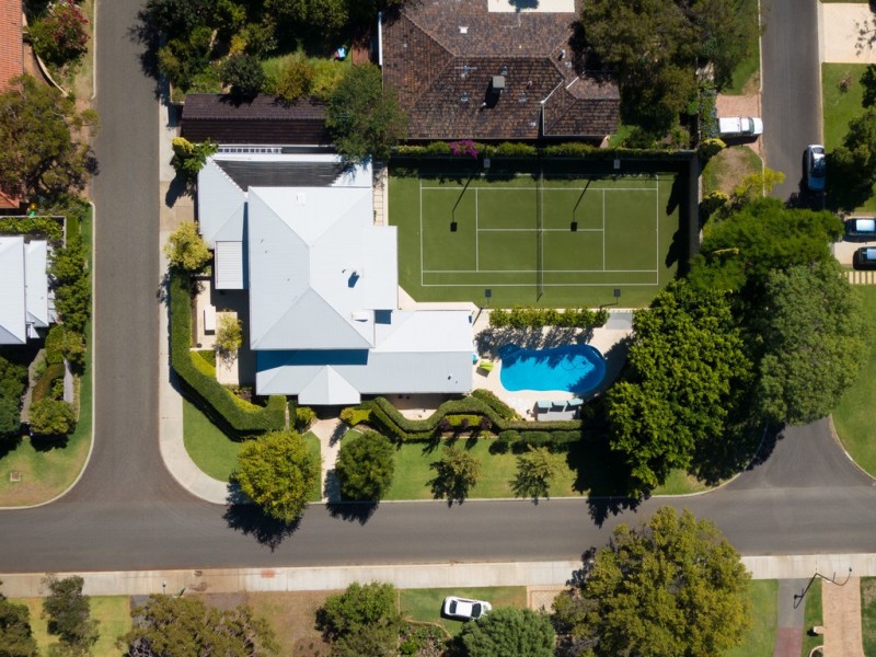 7 Watkins Road, Dalkeith WA 6009