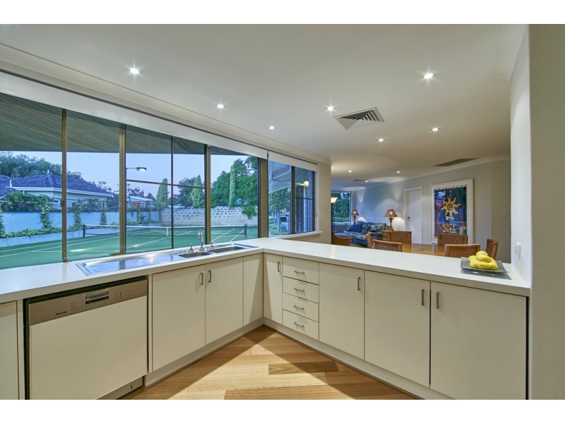 7 Watkins Road, Dalkeith WA 6009