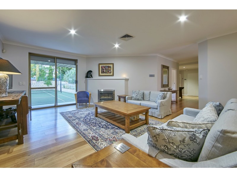7 Watkins Road, Dalkeith WA 6009