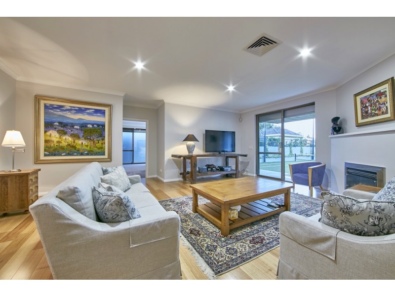 7 Watkins Road, Dalkeith WA 6009