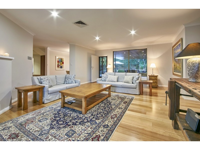 7 Watkins Road, Dalkeith WA 6009