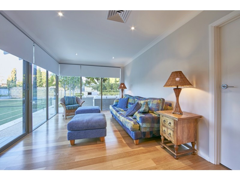 7 Watkins Road, Dalkeith WA 6009