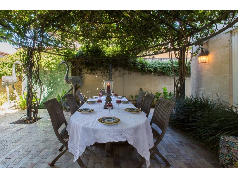 4 Hawkstone Street, Cottesloe WA 6011