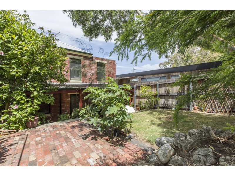 64 Thompson Road, North Fremantle WA 6159