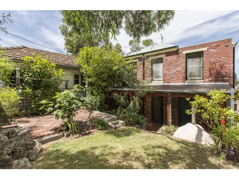 64 Thompson Road, North Fremantle WA 6159