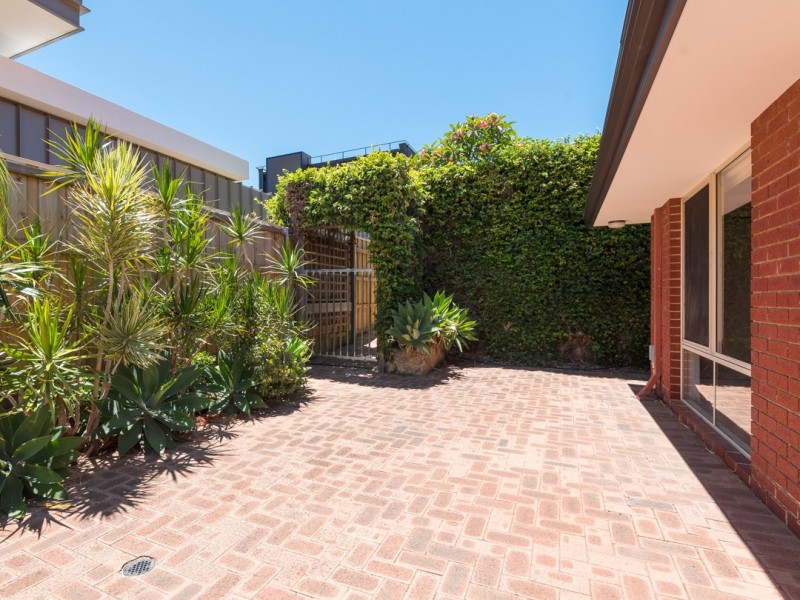 15B Chamberlain Street, Cottesloe WA 6011