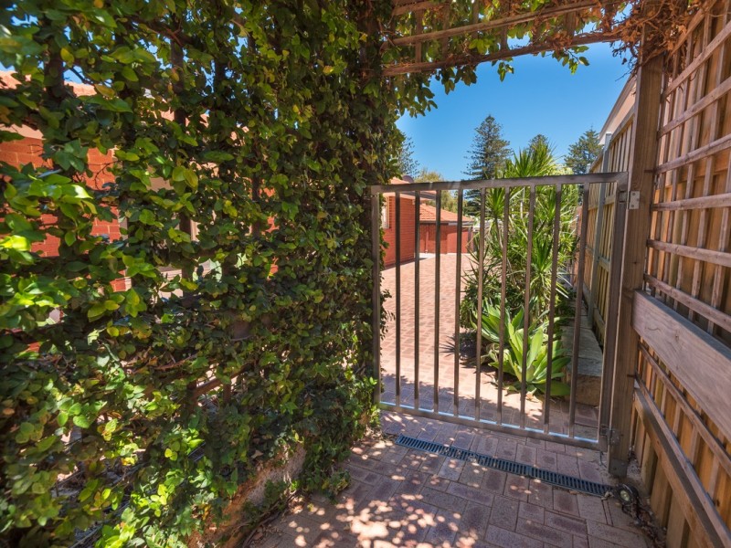 15B Chamberlain Street, Cottesloe WA 6011