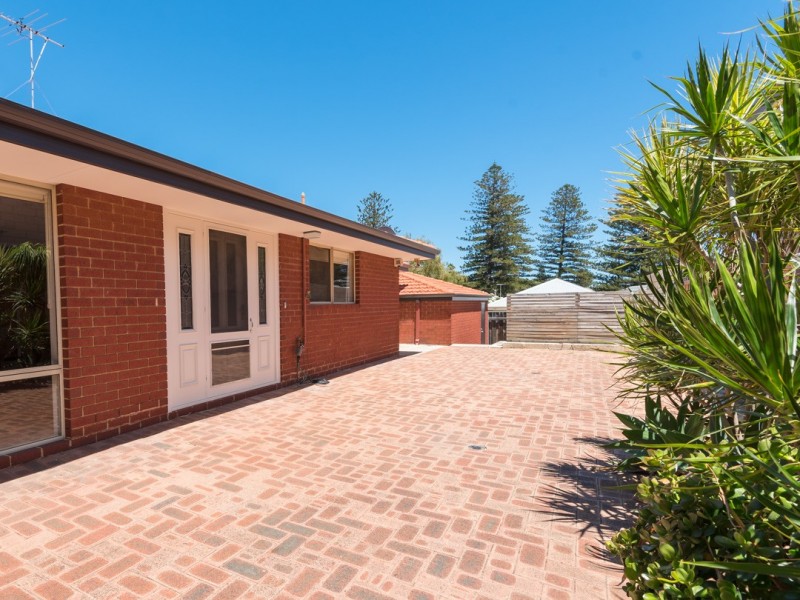 15B Chamberlain Street, Cottesloe WA 6011