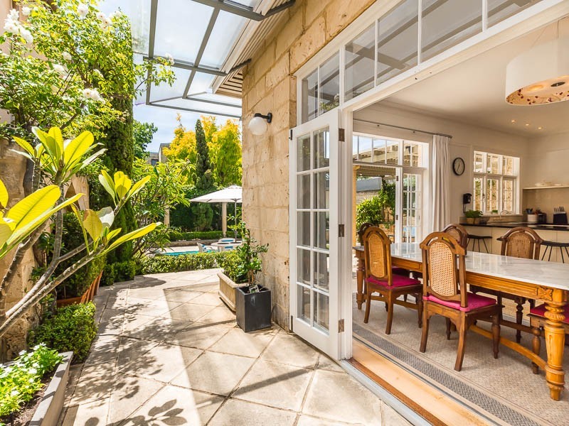 4 Reginald Street, Cottesloe WA 6011