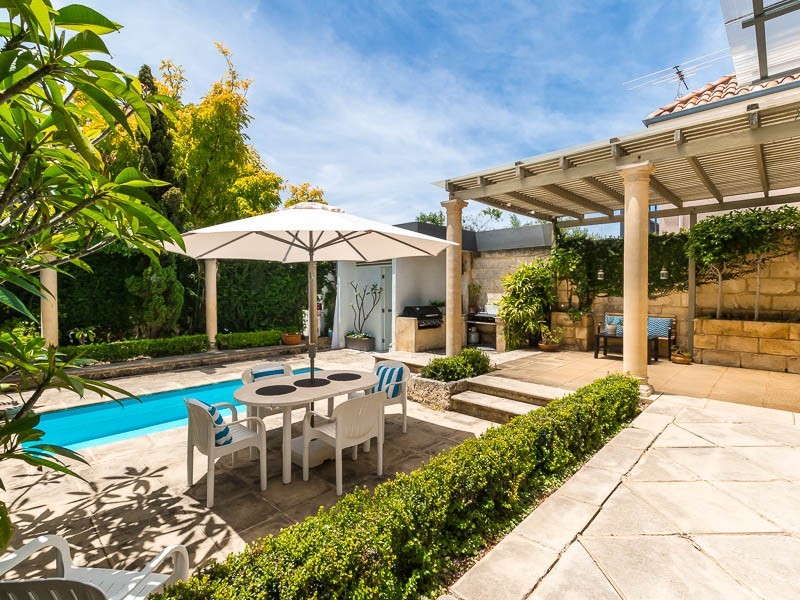 4 Reginald Street, Cottesloe WA 6011