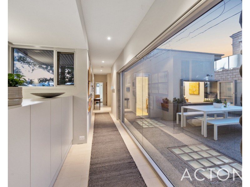 15 Curtin Avenue, Cottesloe WA 6011