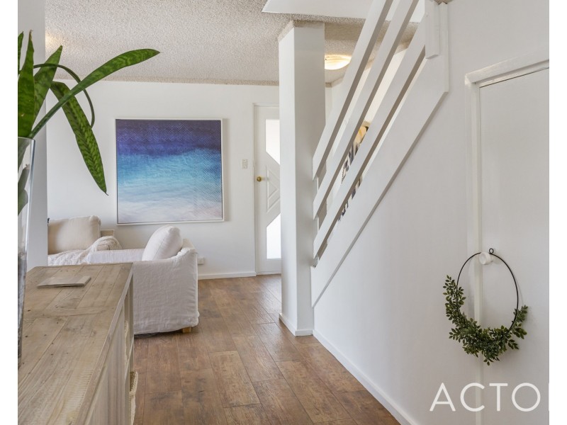 2/42 Violet Grove, Shenton Park WA 6008