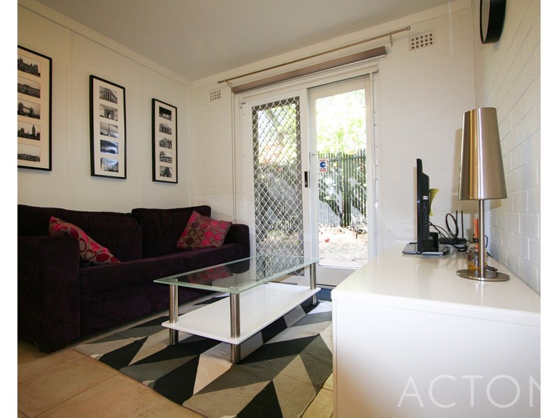 10/17 The Avenue, Crawley WA 6009