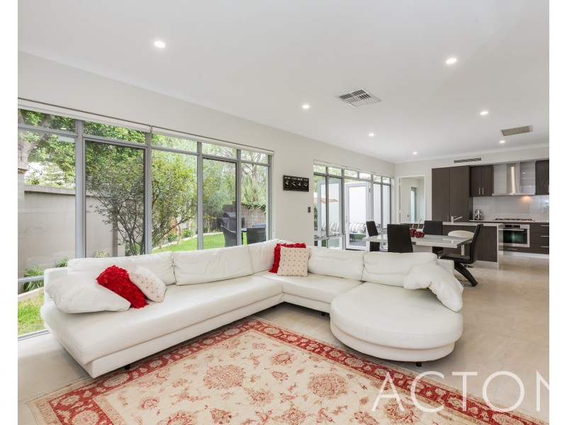 8 Millers Court, Cottesloe WA 6011