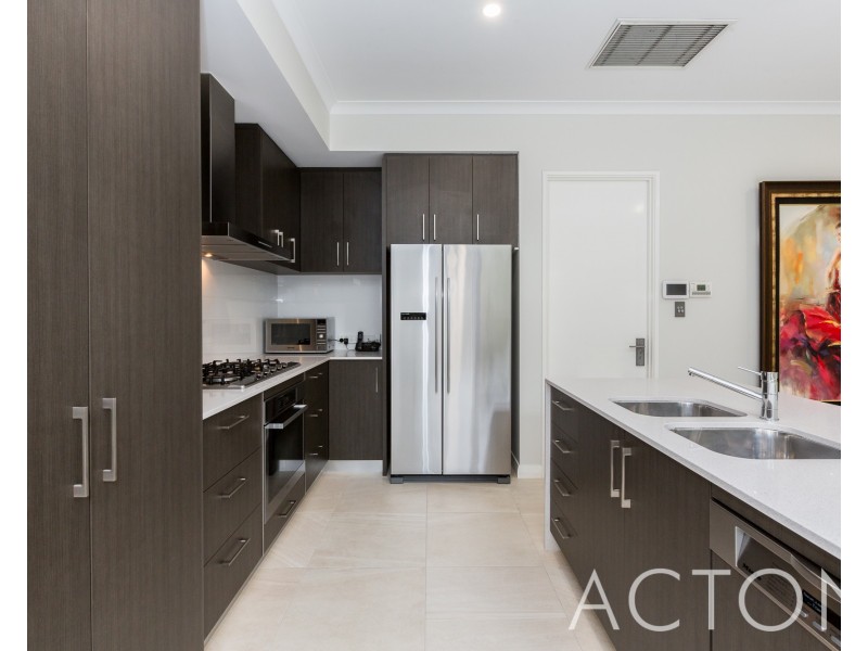 8 Millers Court, Cottesloe WA 6011