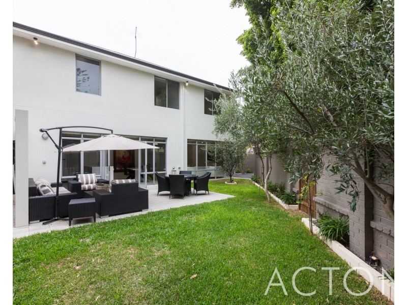 8 Millers Court, Cottesloe WA 6011