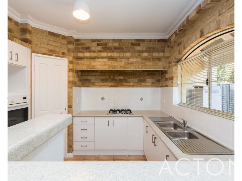 2/50 Burt Street, Fremantle WA 6160