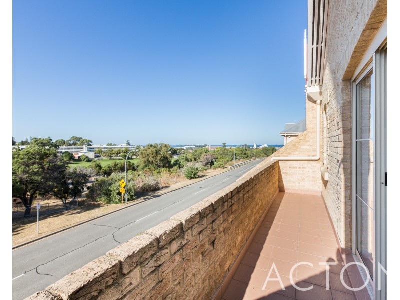 2/50 Burt Street, Fremantle WA 6160
