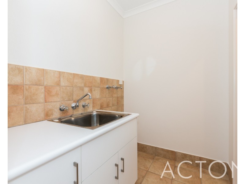 2/50 Burt Street, Fremantle WA 6160