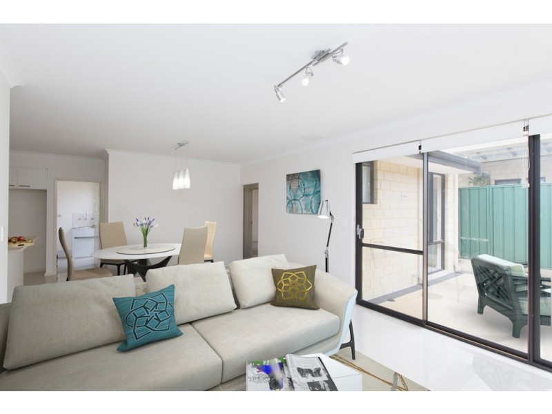 2/39 Phoenix Road, Spearwood WA 6163