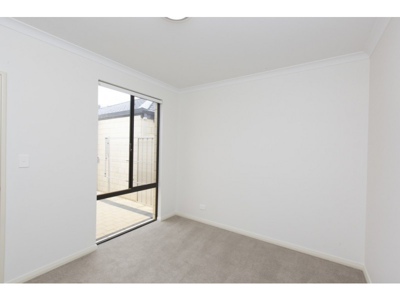 2/39 Phoenix Road, Spearwood WA 6163