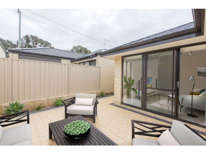 2/39 Phoenix Road, Spearwood WA 6163