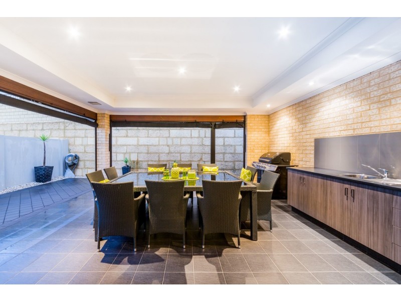 16 Gordona Parade, Beeliar WA 6164