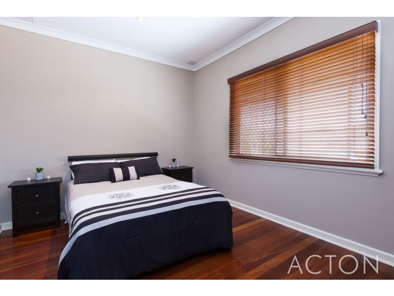 292 Carrington Street, Hilton WA 6163