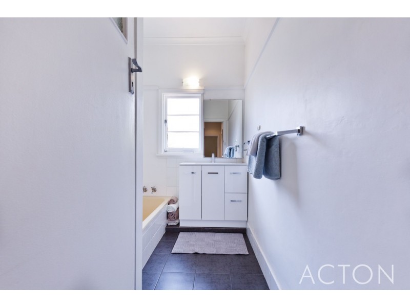 292 Carrington Street, Hilton WA 6163