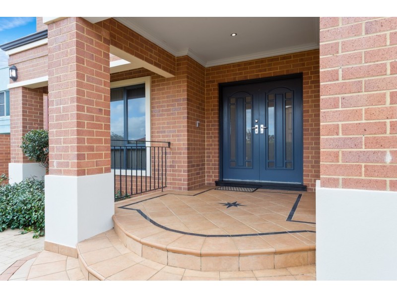 3 Charlotte View, Coogee WA 6166