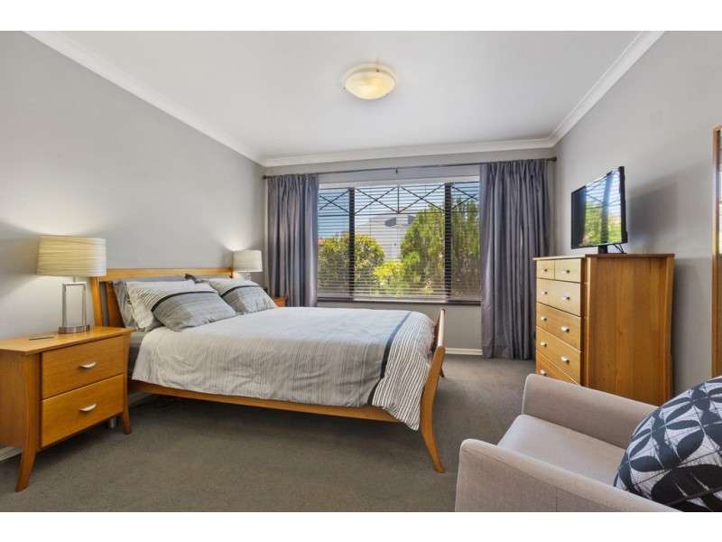 22 Fairbairn Road, Coogee WA 6166