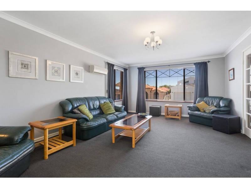 22 Fairbairn Road, Coogee WA 6166