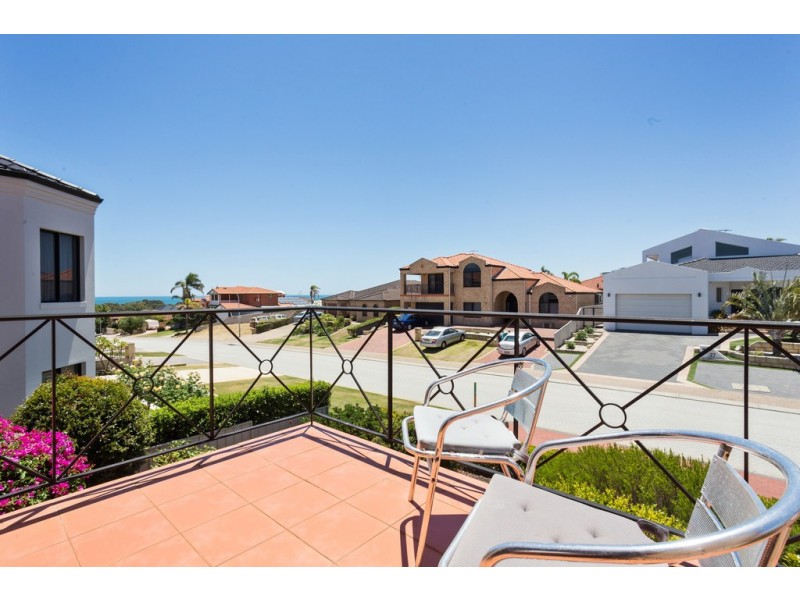 22 Fairbairn Road, Coogee WA 6166