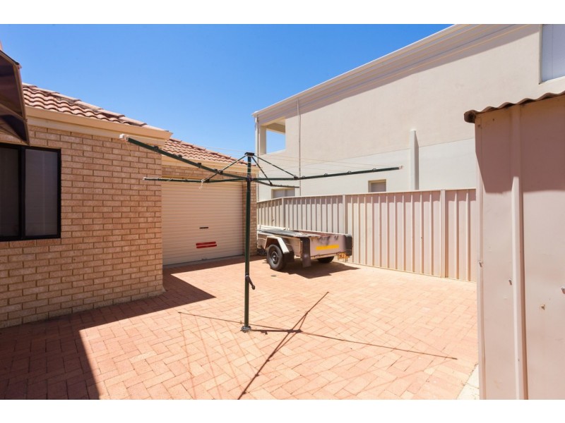 22 Fairbairn Road, Coogee WA 6166