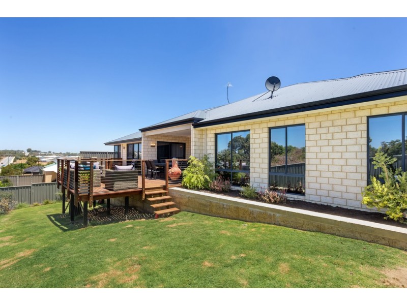 16 Ninghan Lookout, Beeliar WA 6164