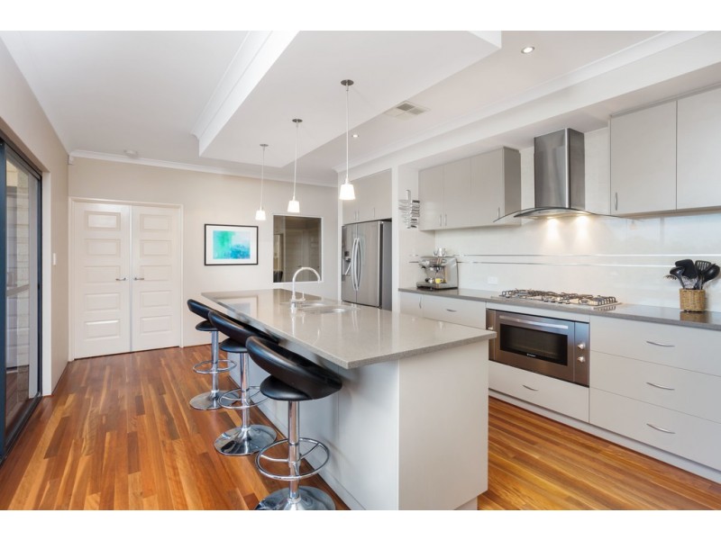 16 Ninghan Lookout, Beeliar WA 6164