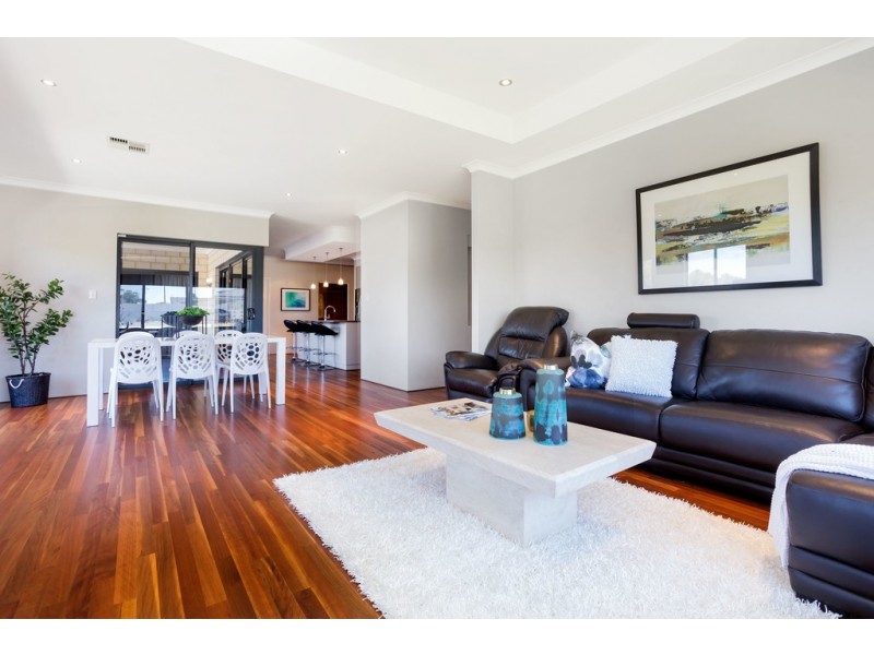 16 Ninghan Lookout, Beeliar WA 6164