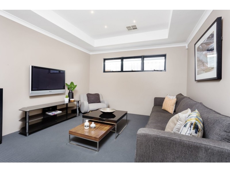 16 Ninghan Lookout, Beeliar WA 6164