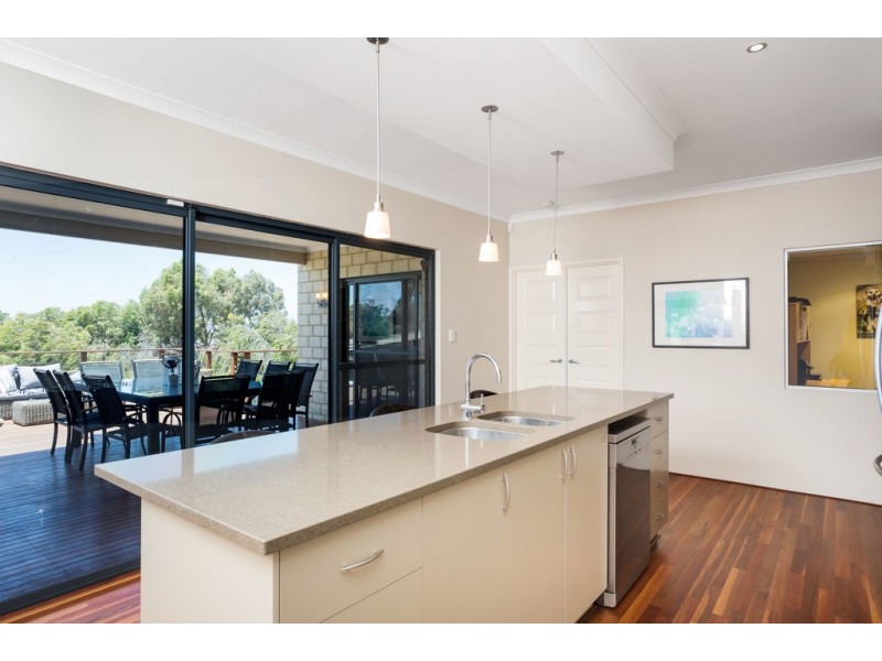 16 Ninghan Lookout, Beeliar WA 6164