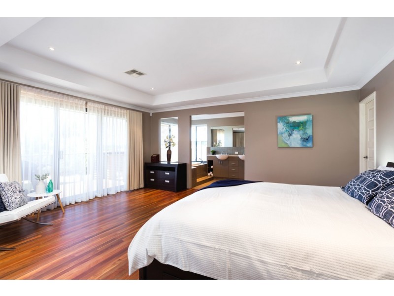 16 Ninghan Lookout, Beeliar WA 6164