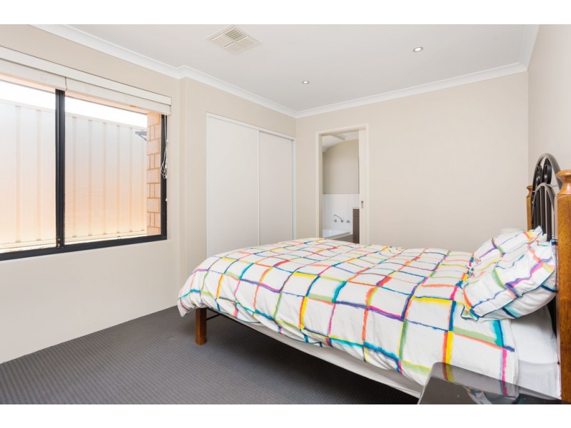 16 Ninghan Lookout, Beeliar WA 6164